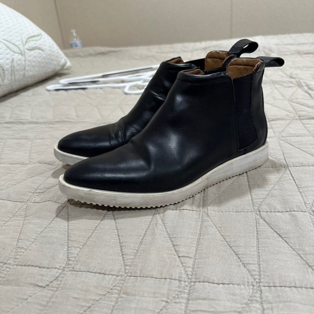 Everlane boot/shoe